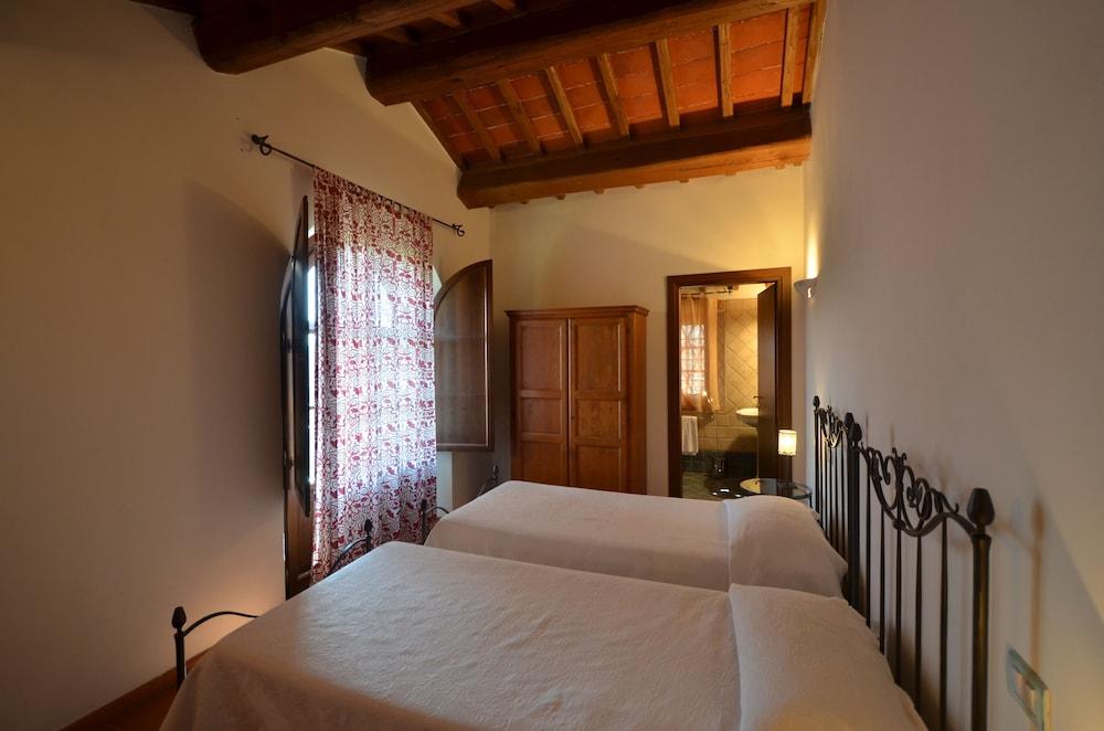 Resort Poggio Cennina